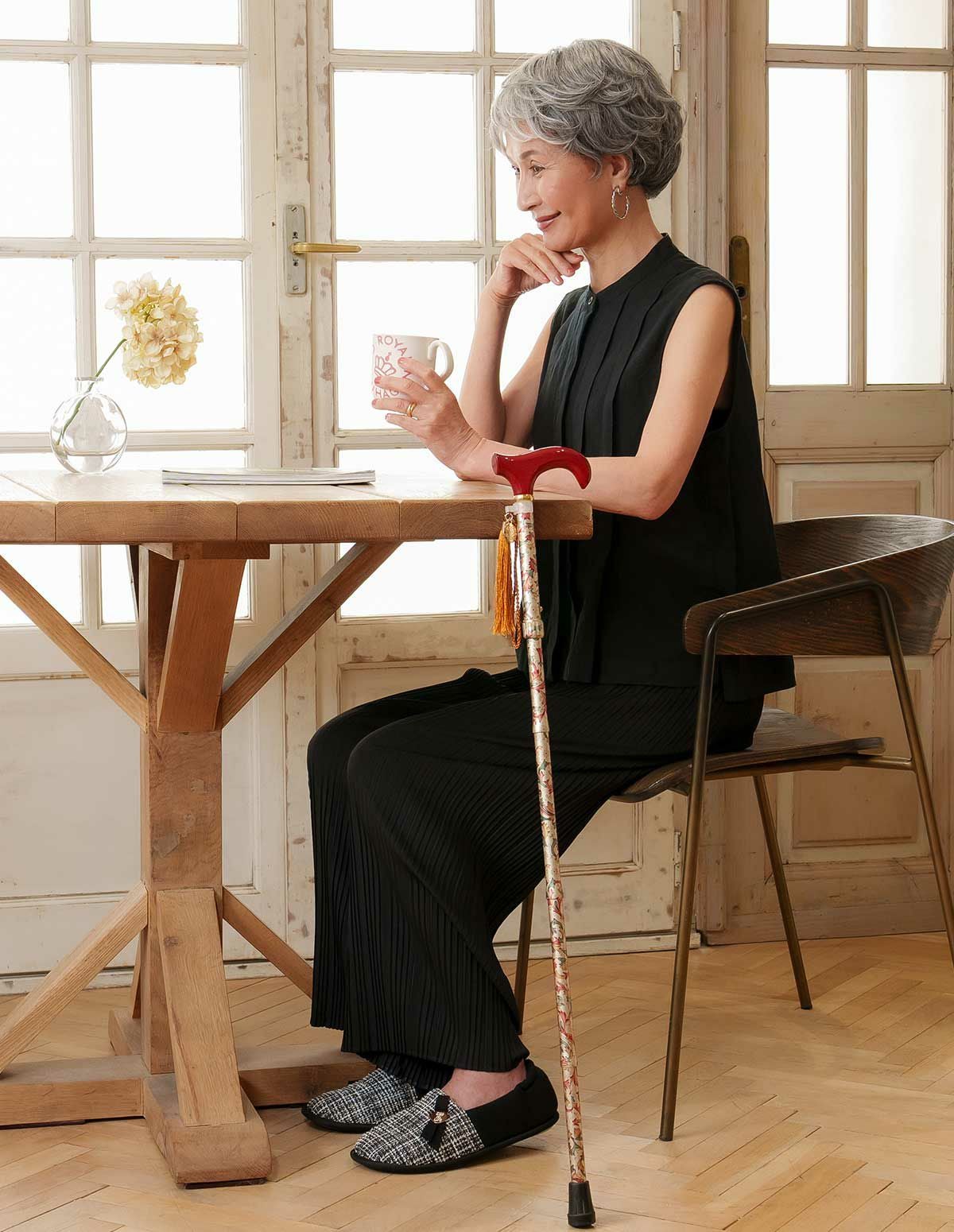 折りたたみ式ステッキ（オリジナルポーチ付）女性用 SGマーク取得商品